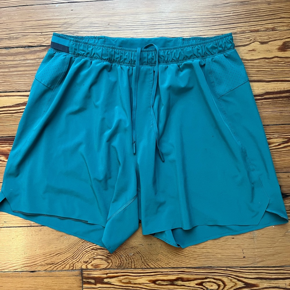 Lululemon Mens Athletic Shorts 6” Like new!! (Size Large)
